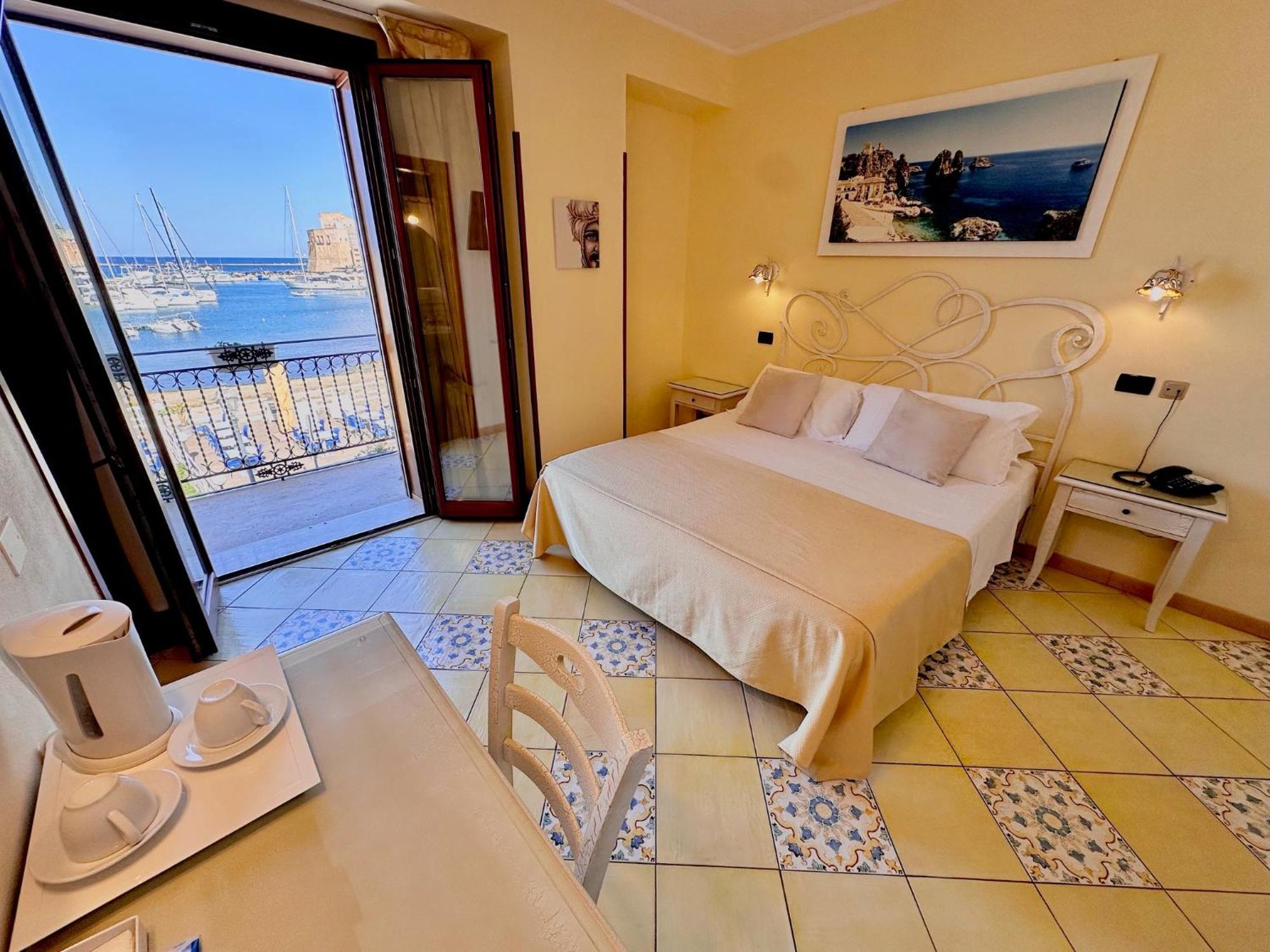 Hotel Cala Marina كاستيلاّماري ديل غو المظهر الخارجي الصورة