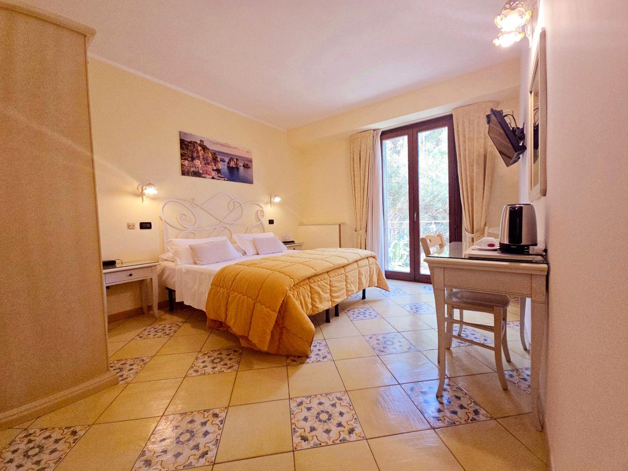 Hotel Cala Marina كاستيلاّماري ديل غو المظهر الخارجي الصورة